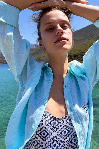 "Taksidepse me" Shirt in Aqua