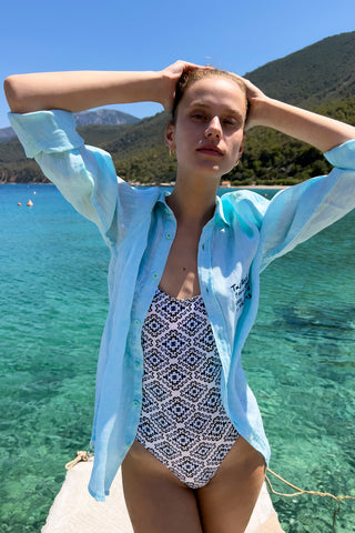 "Taksidepse me" Shirt in Aqua