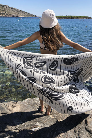 “Aigaio” Beach Towel in Black