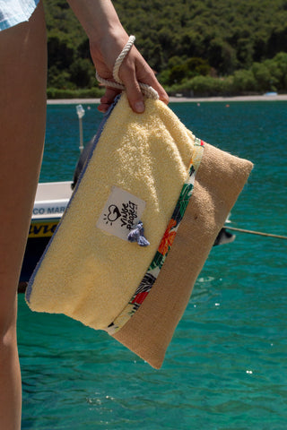 Banana Split 𝐌𝐞𝐝𝐢𝐮𝐦 Waterproof Beach Clutch Bag