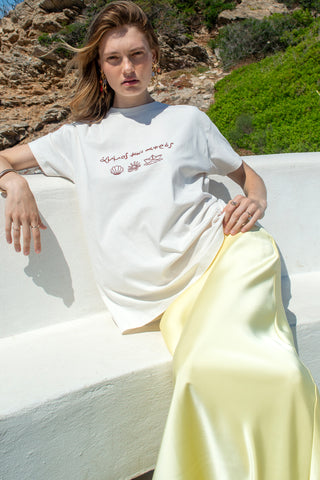 "Ammos kai Afros" Off White T-Shirt 𝗢𝗻𝗲 𝗦𝗶𝘇𝗲