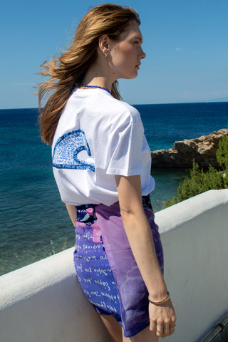 "Ena Kima ti Fora" Embroidered White T-Shirt