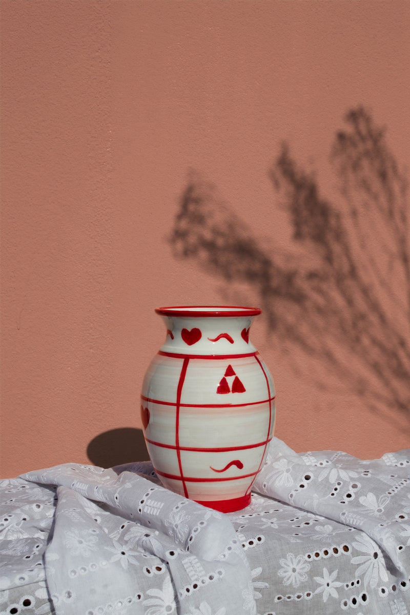 «Apeiro» Vase in Cherry Red